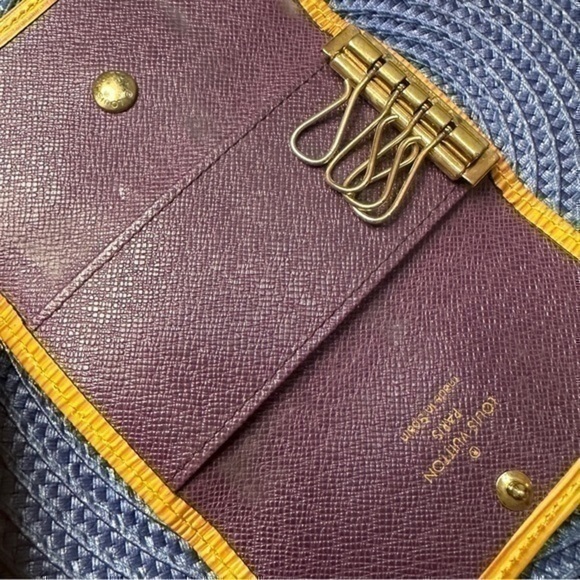 Louis Vuitton Epi leather 4 Ring Key Case. Yellow - Picture 2 of 11
